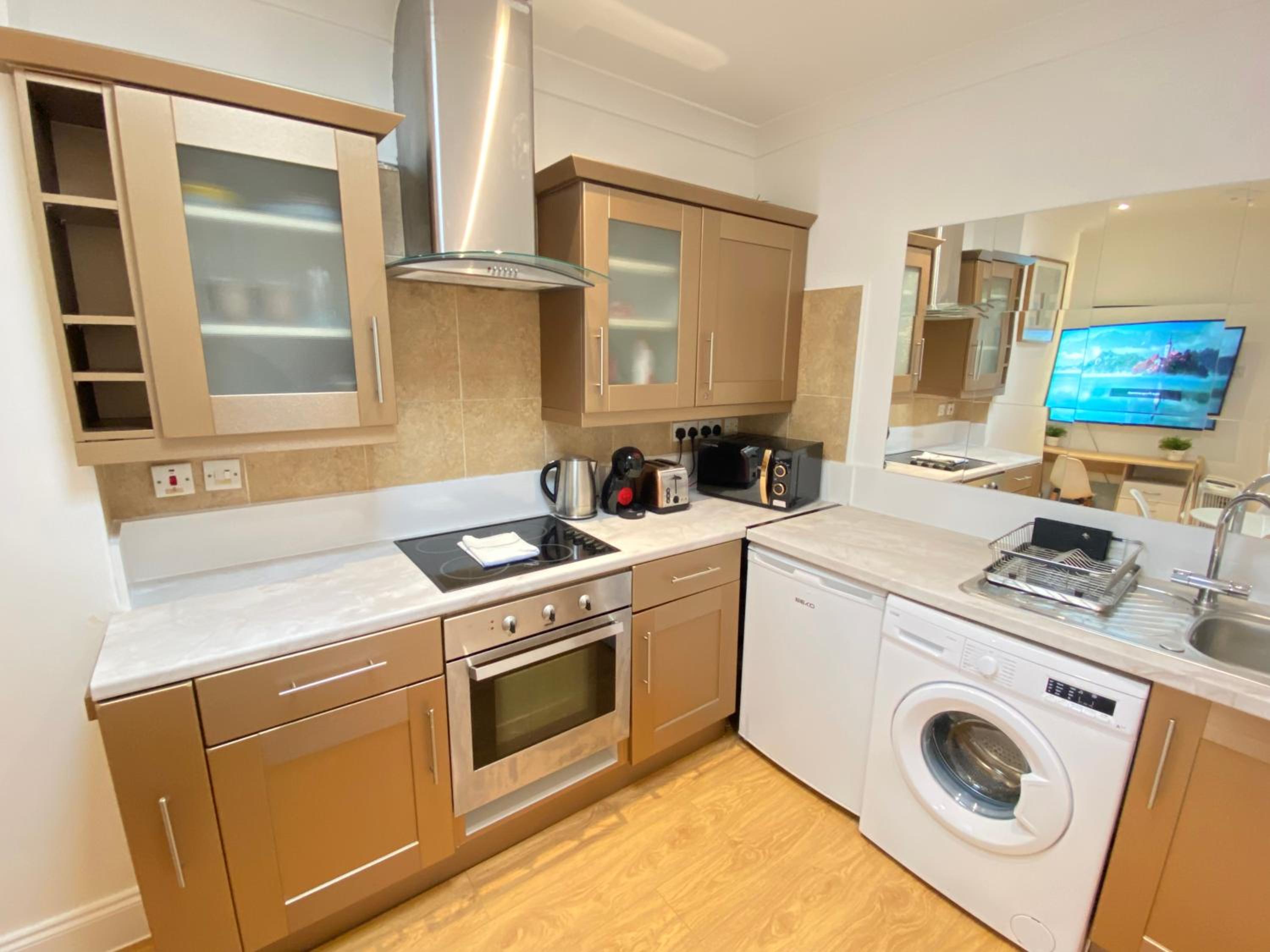 Lovely 2-Bed Flat in London