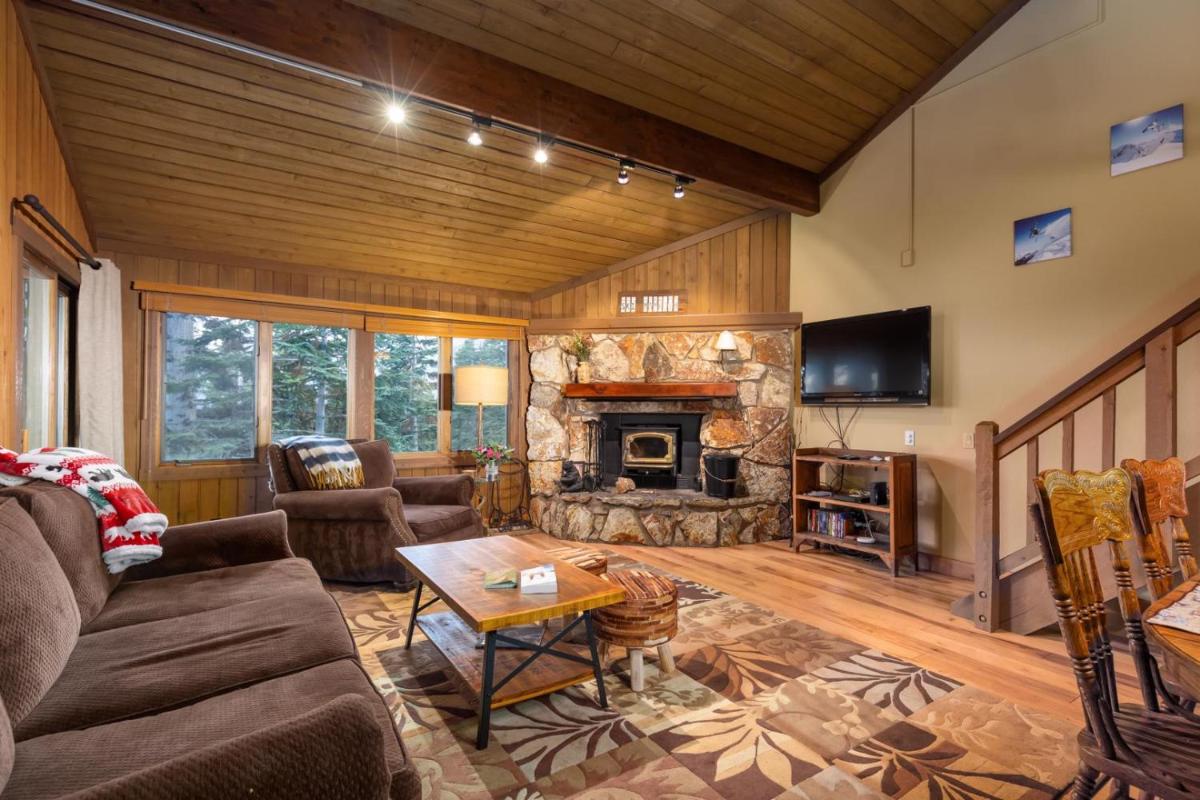 315 - Breathtaking Views Condo Walk to Ski Village Pool Spa