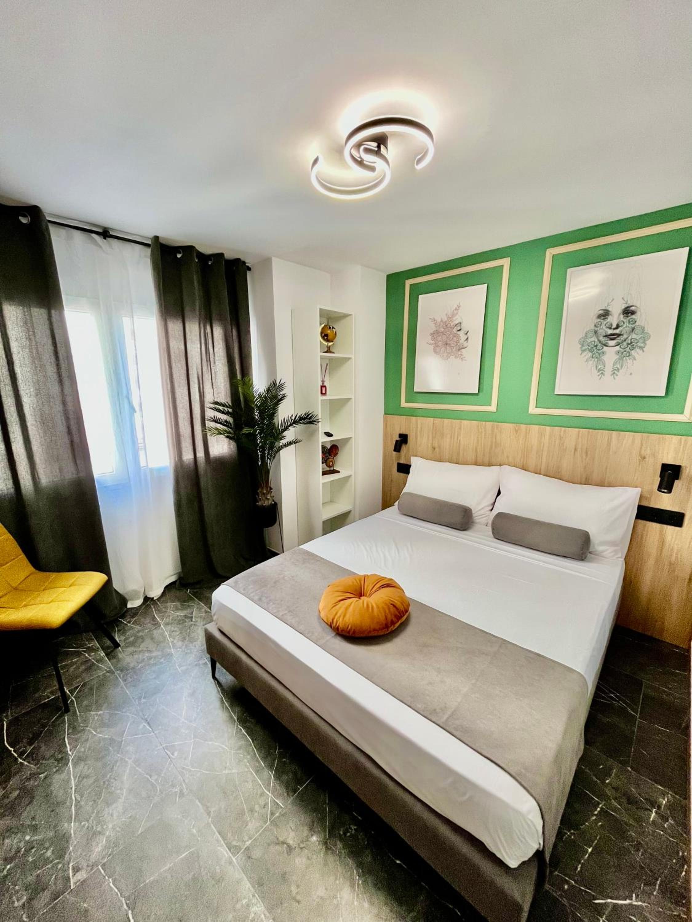Alicante Market Premium Suites