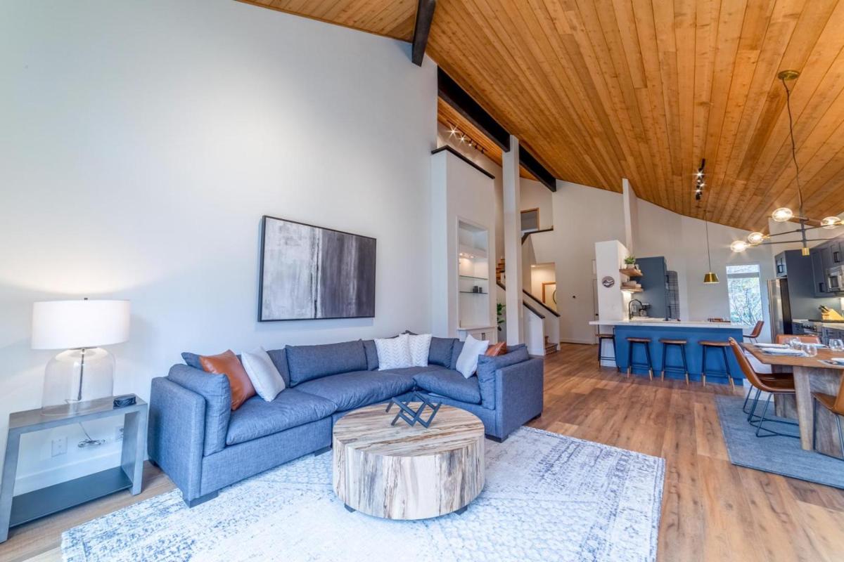 529- Snowcreek Luxury Remodel view 2