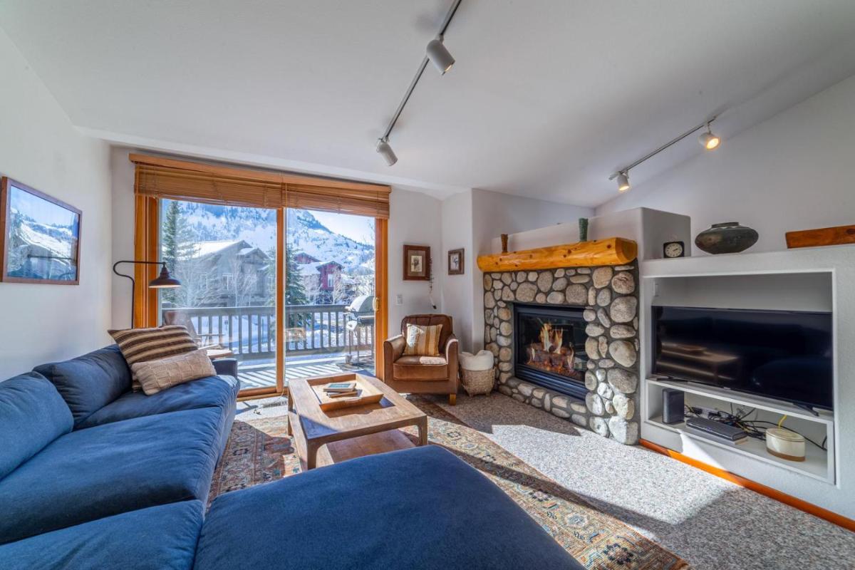 530- Snowcreek Spa Golf 2BR Condo view 2