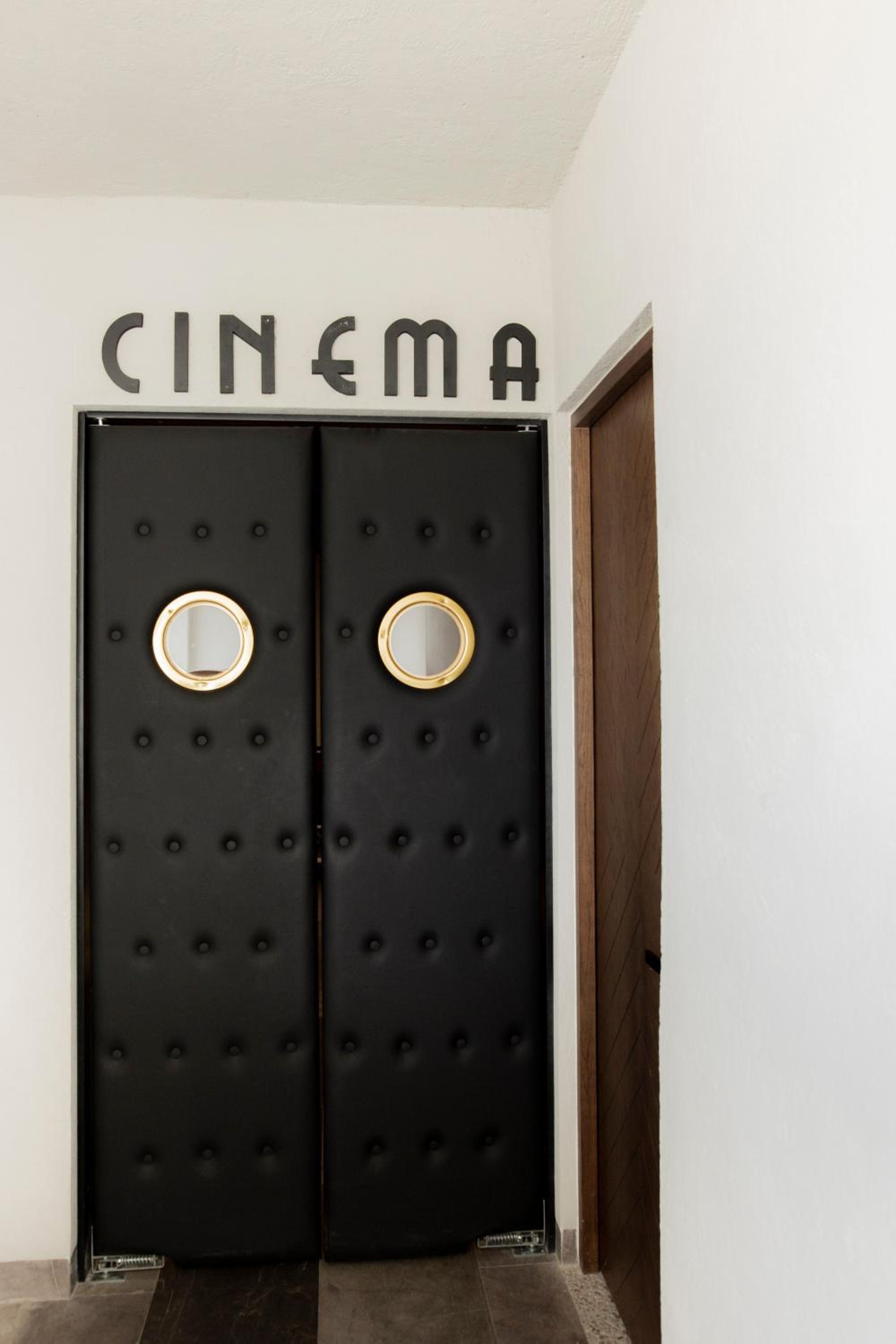 Casa de lujo, hasta con cine privado