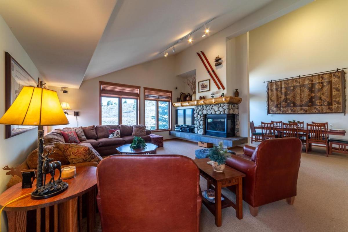 534 Snowcreek Spacious Condo with Spa and Great Views view 2