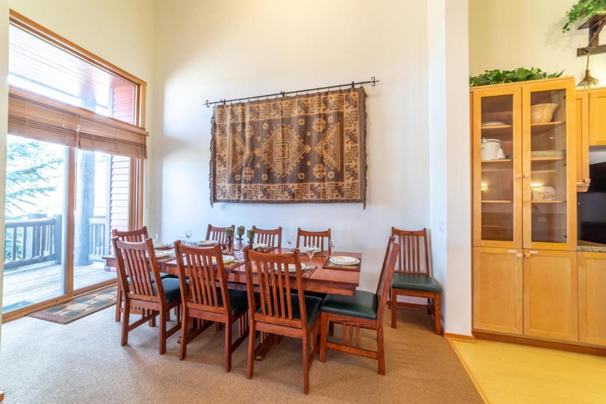 534 Snowcreek Spacious Condo with Spa and Great Views view 4