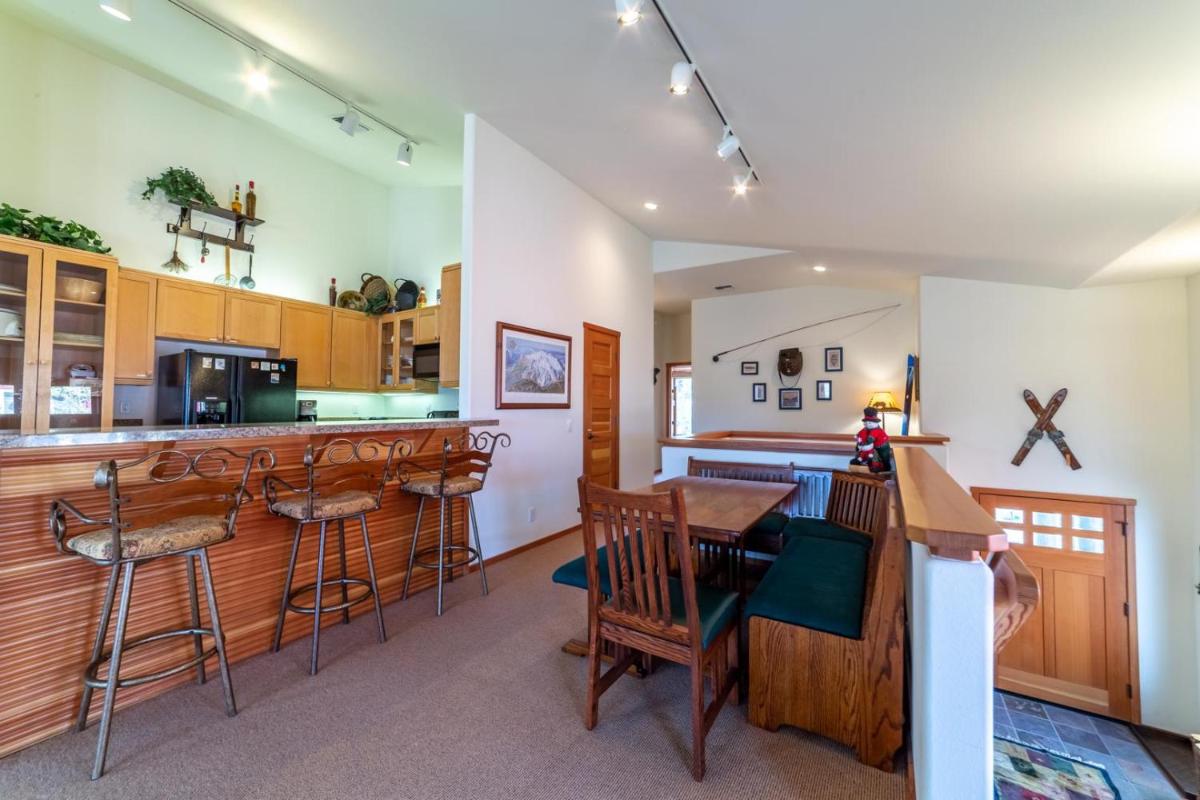 534 Snowcreek Spacious Condo with Spa and Great Views view 5