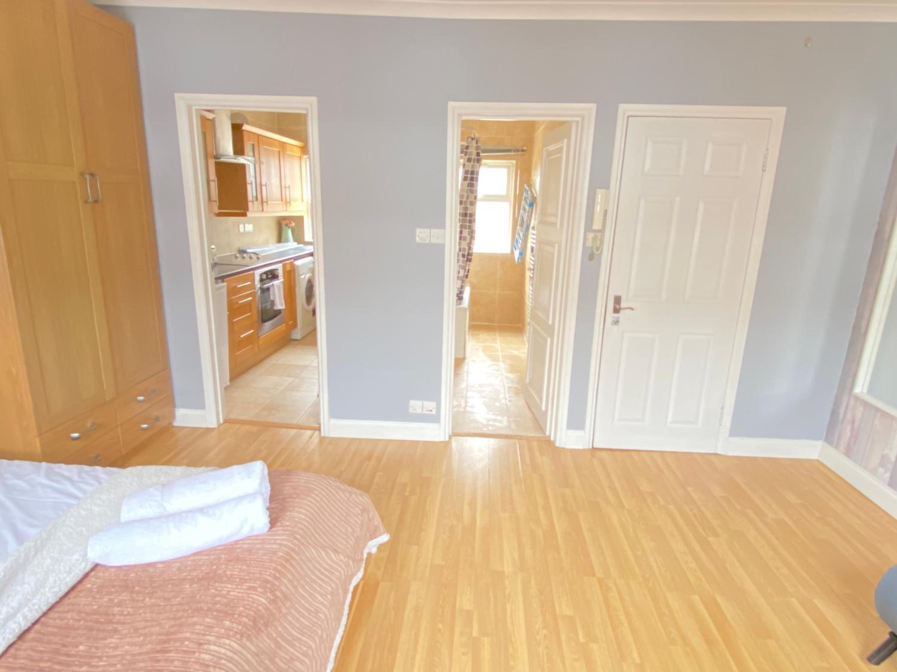 Immaculate Studio Apartment in Central London