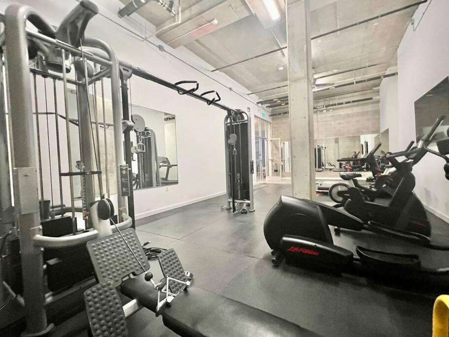 Luxe Corner Penthouse 1BR Condo on Sunset