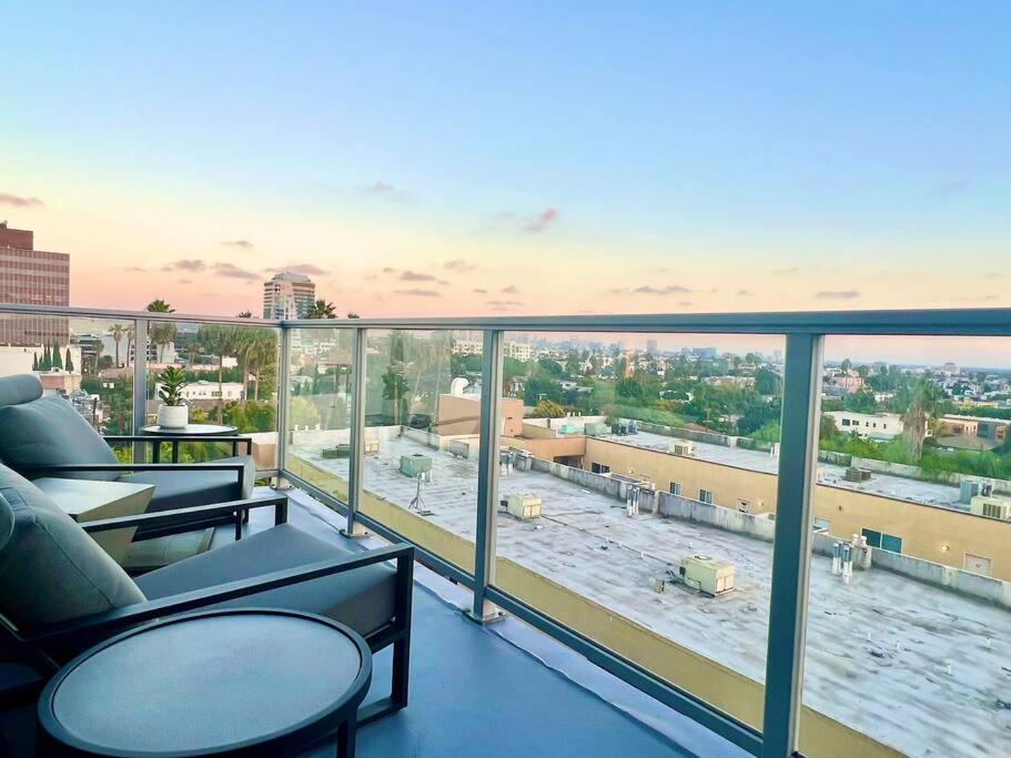 Luxe Corner Penthouse 1BR Condo on Sunset