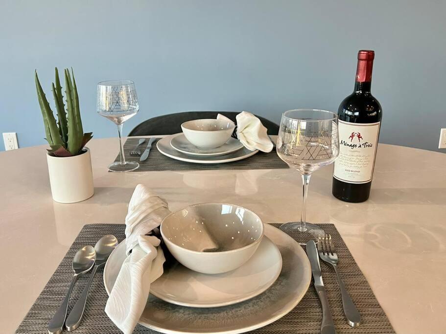 Luxe Corner Penthouse 1BR Condo on Sunset