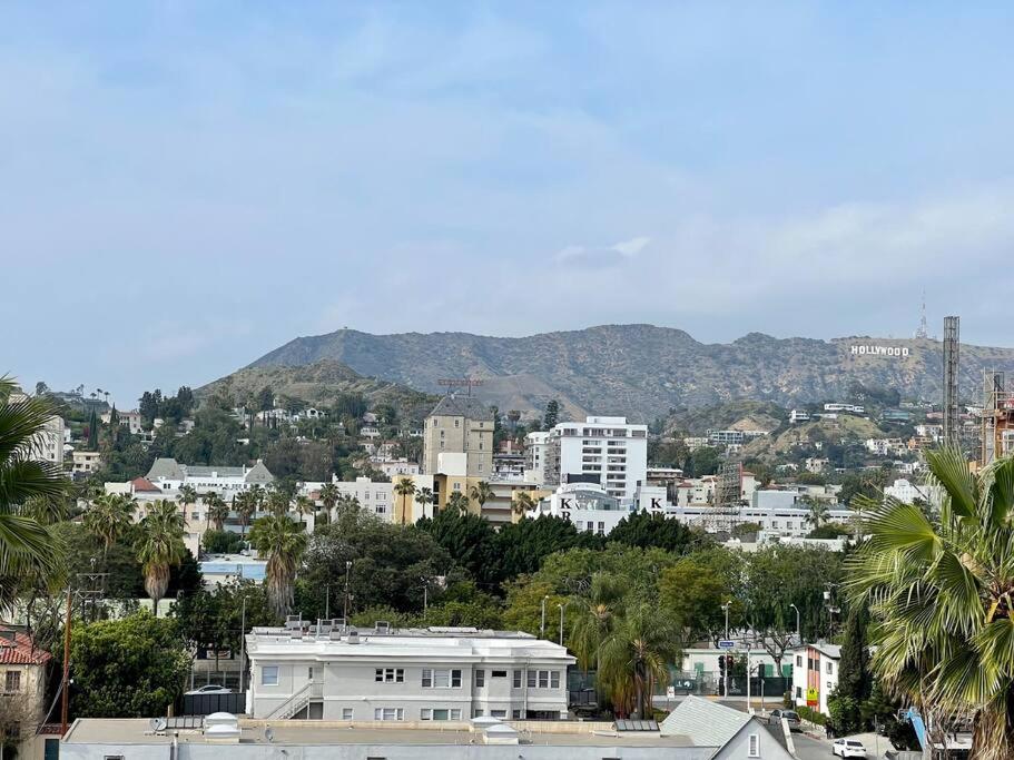 Luxe Corner Penthouse 1BR Condo on Sunset