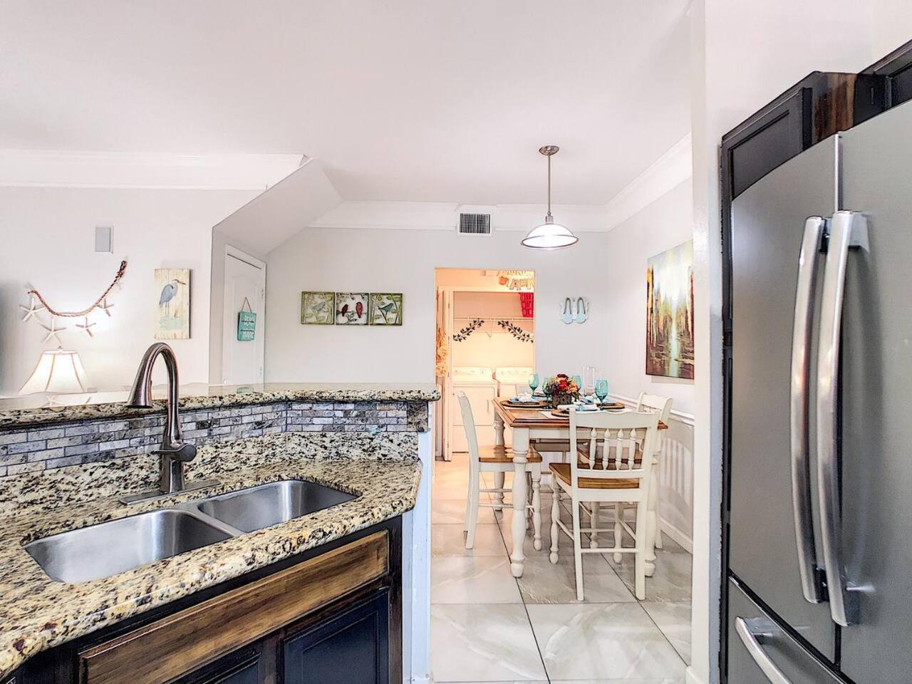 Stunning Beach House in central area near Disney view 4
