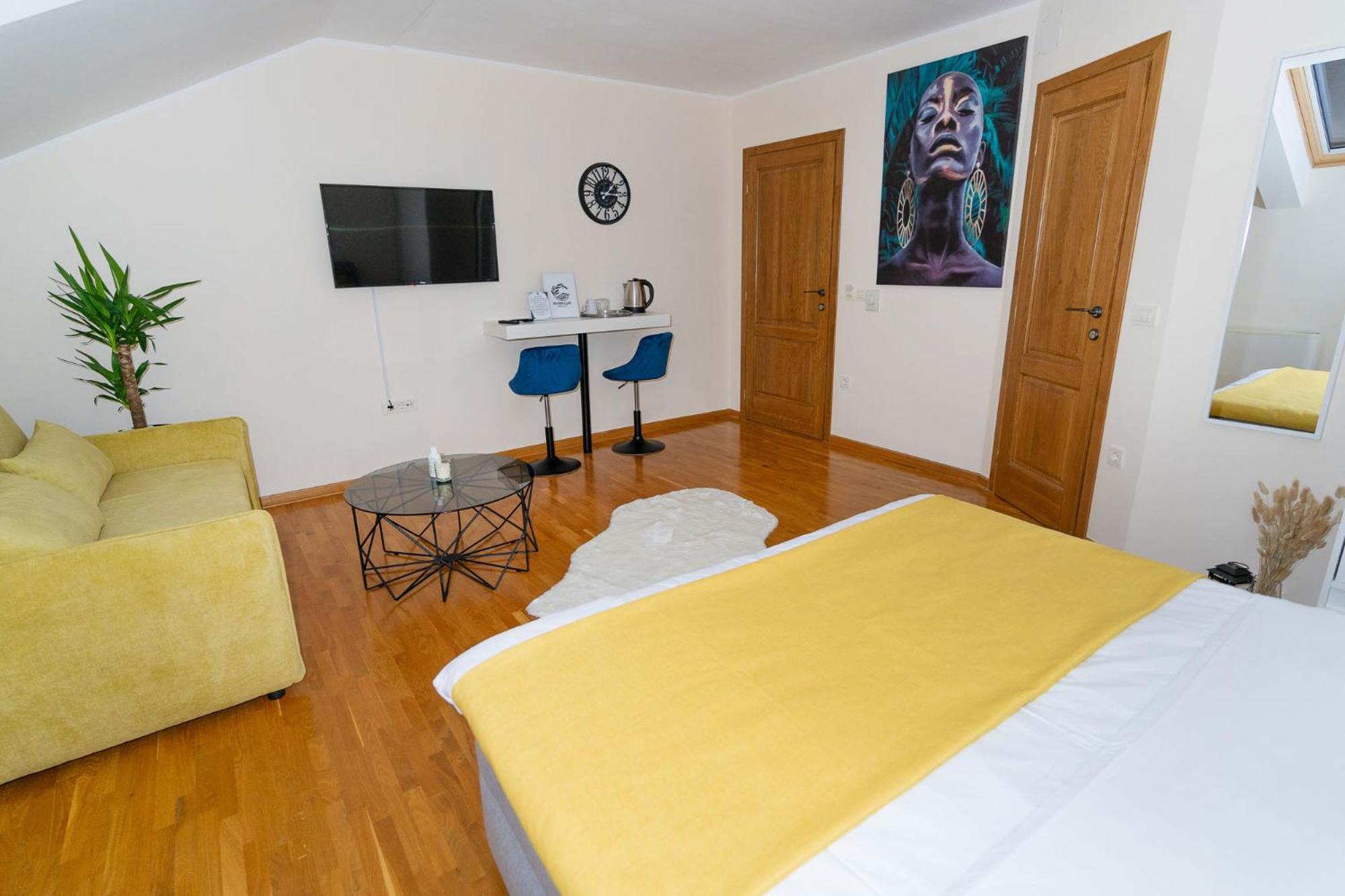 Mini Hotel RiverLux Apartments