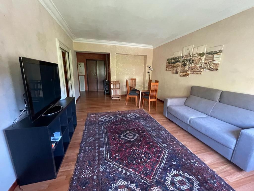 Vatican Bright Flat