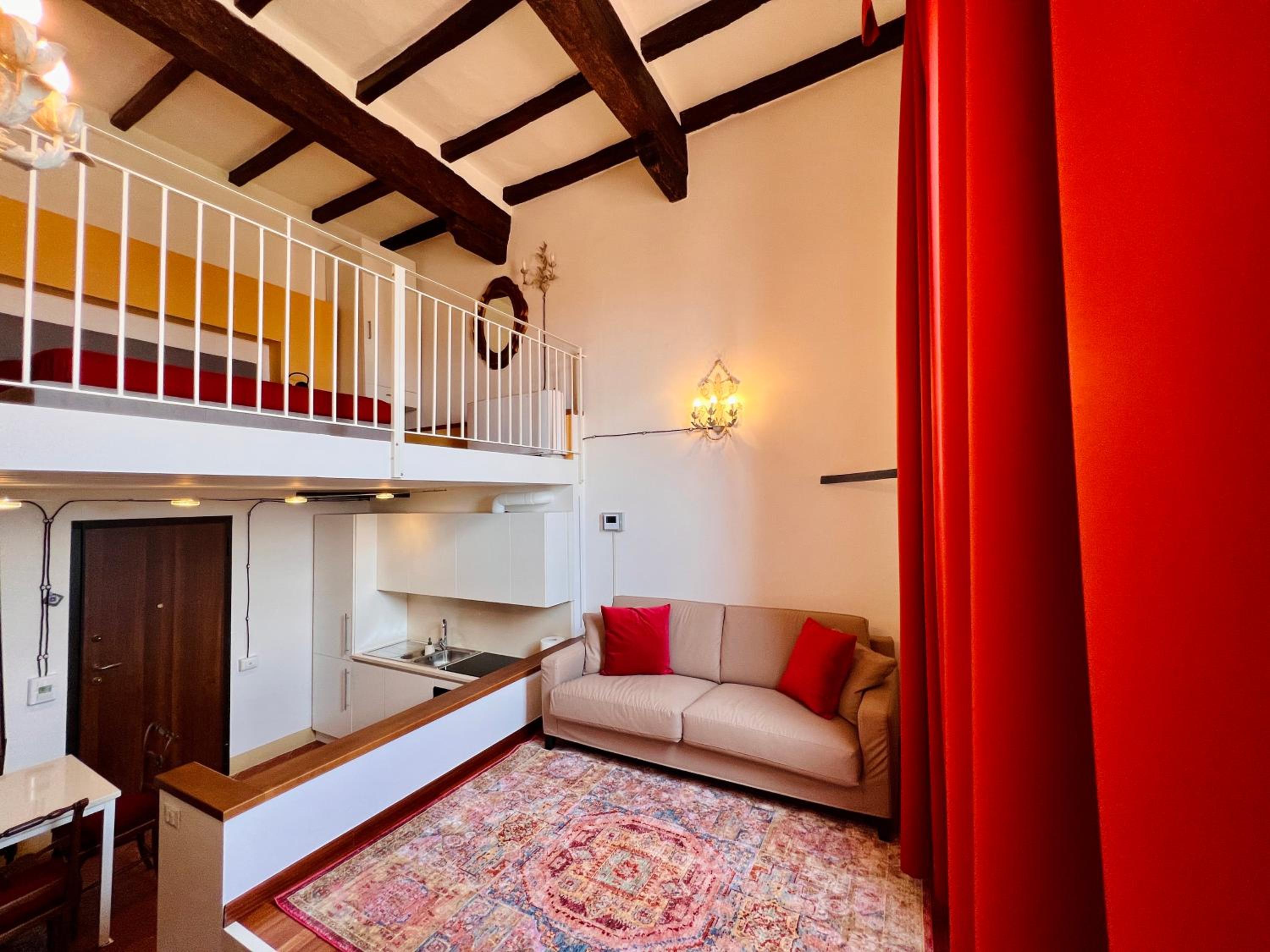 House of Lovers - Historic Center