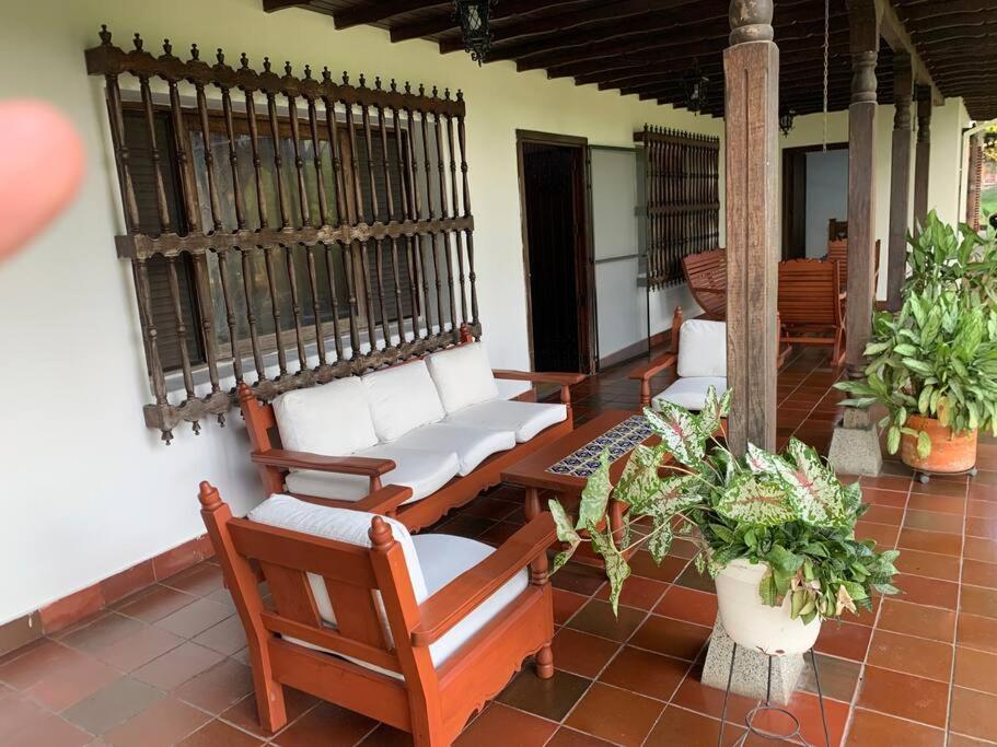 Hermosa y tranquila finca con piscina