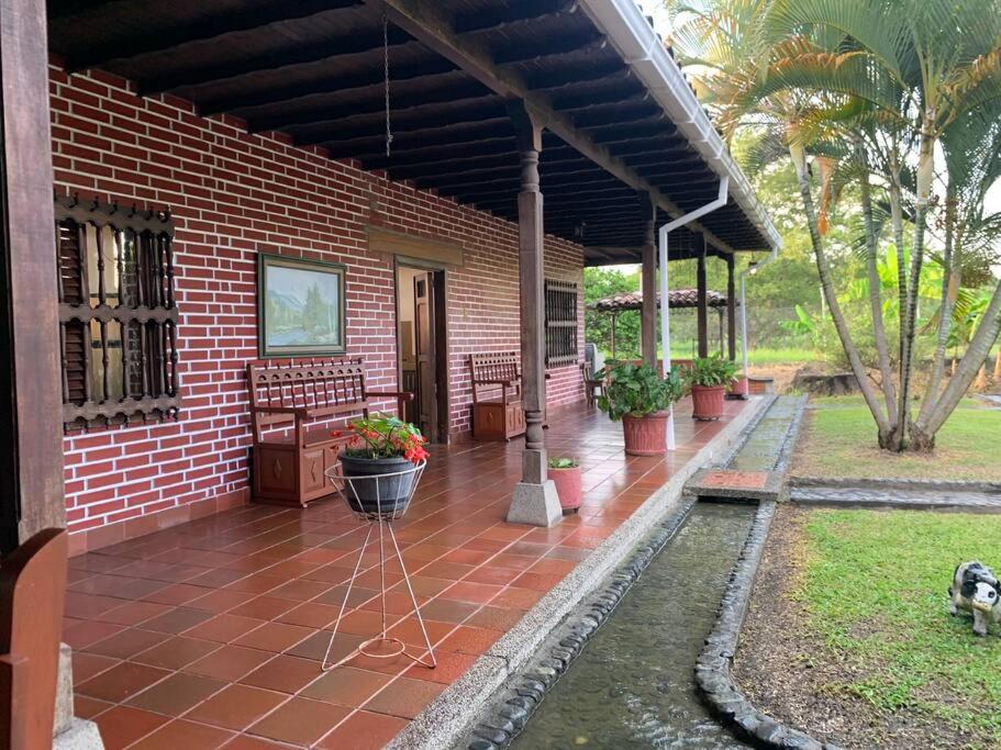 Hermosa y tranquila finca con piscina