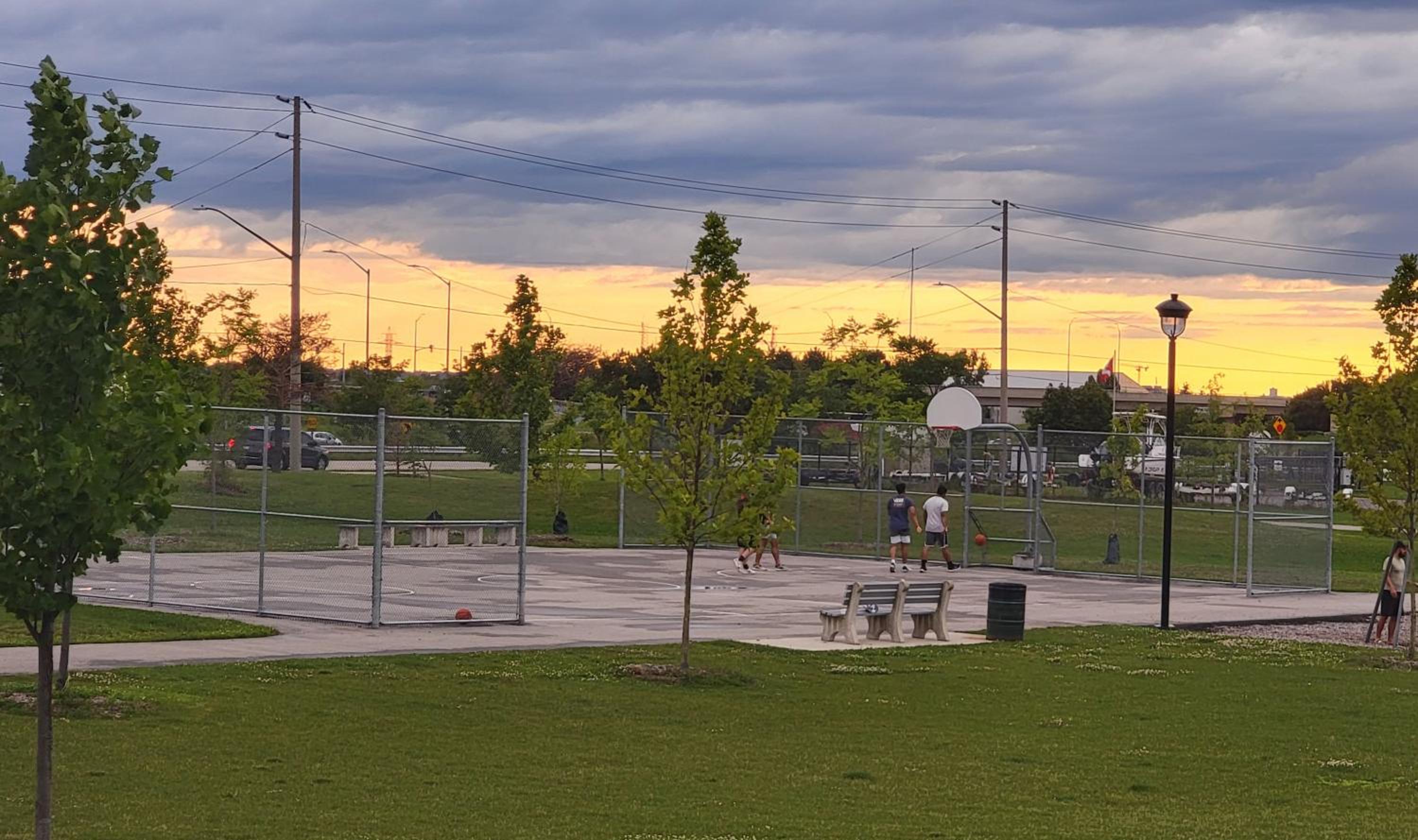 Lake-Walk House 3 Bed 2 Bath Apt
