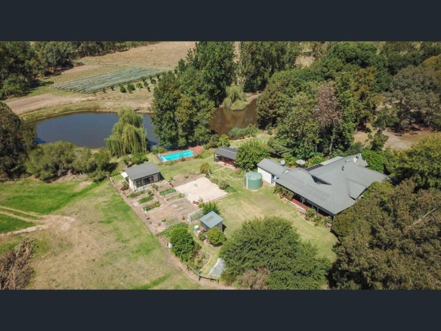 Glenisla Farm House near Benalla