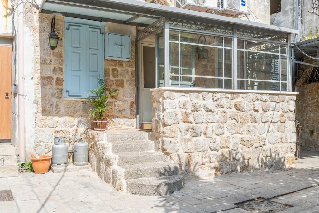 family home in acre view 4