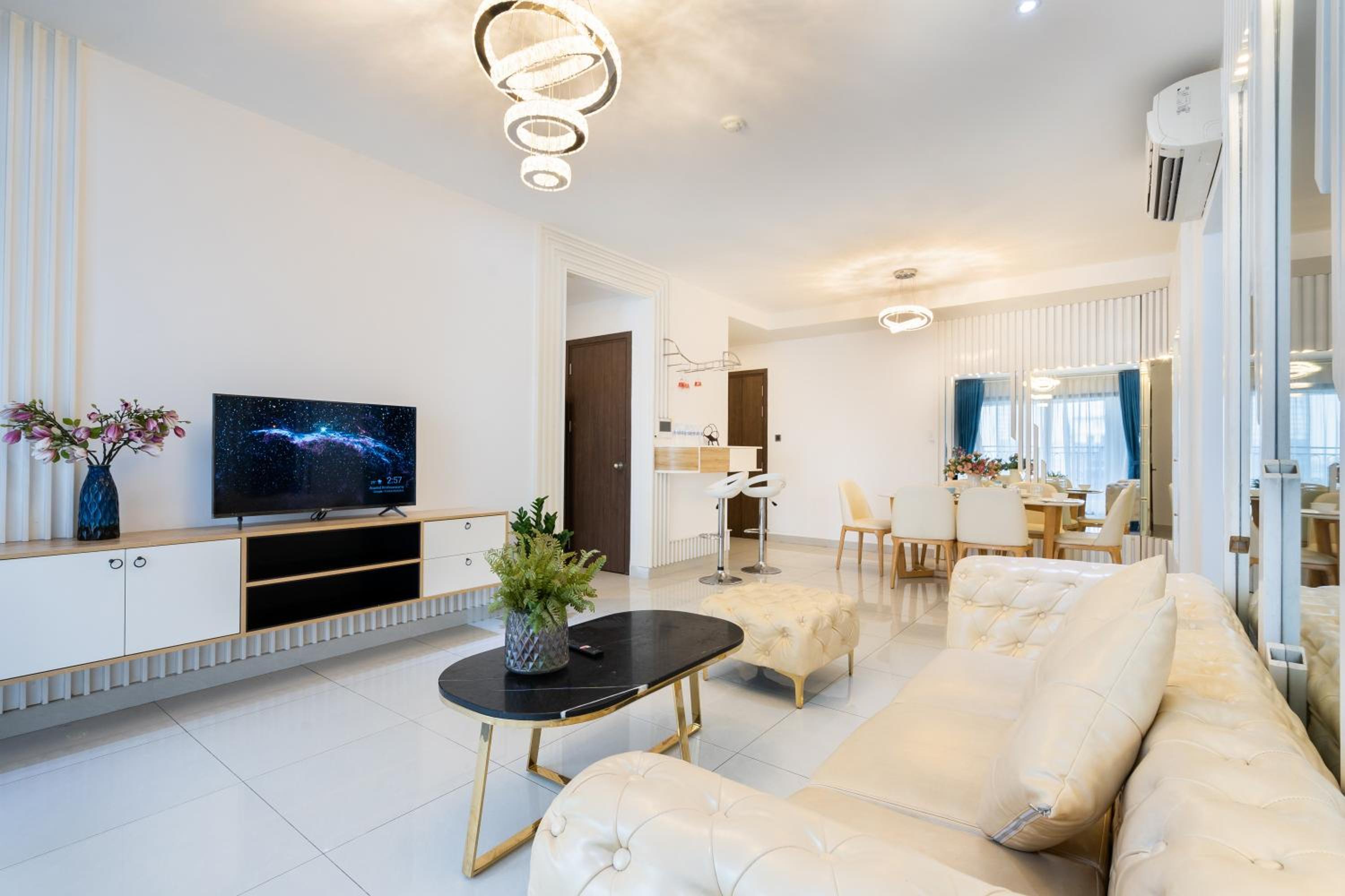 Saigon Royal Apartment 2 bedroom in center