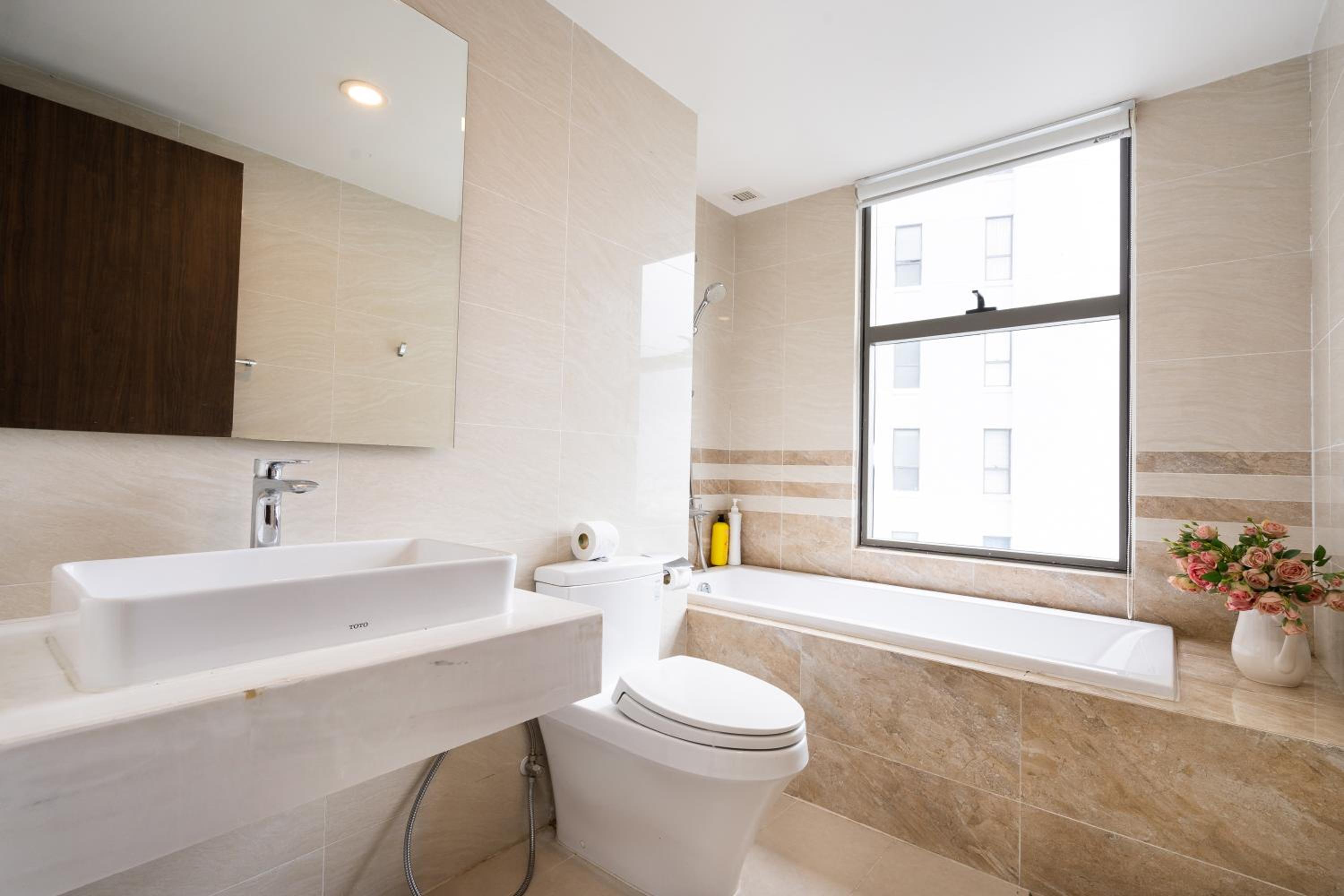 Saigon Royal Apartment 2 bedroom in center