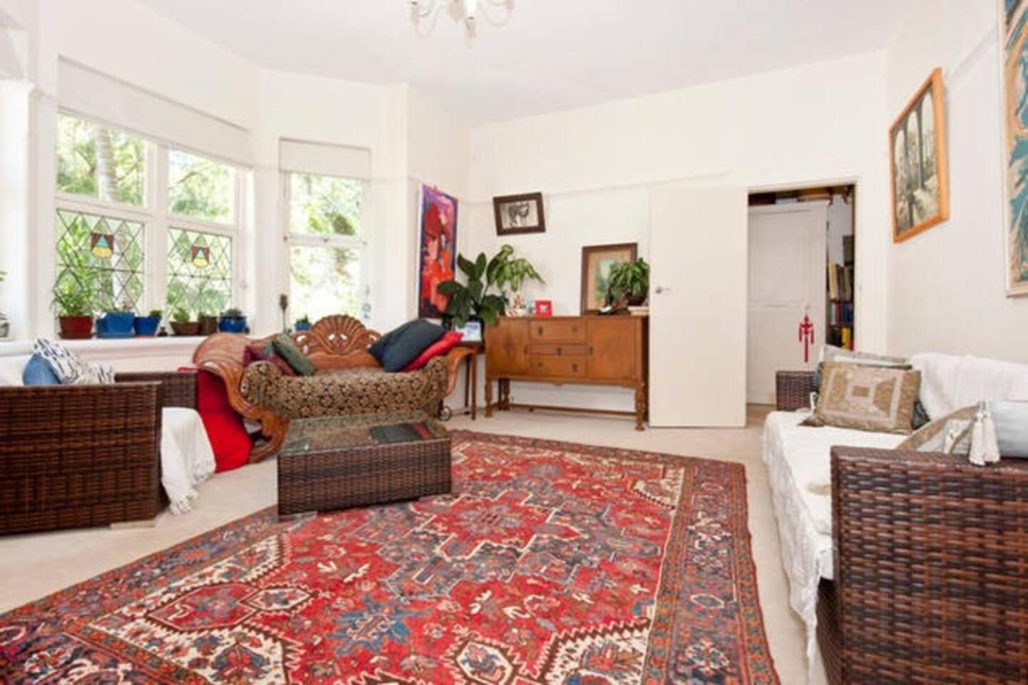 Spacious quiet apartment in Bondi