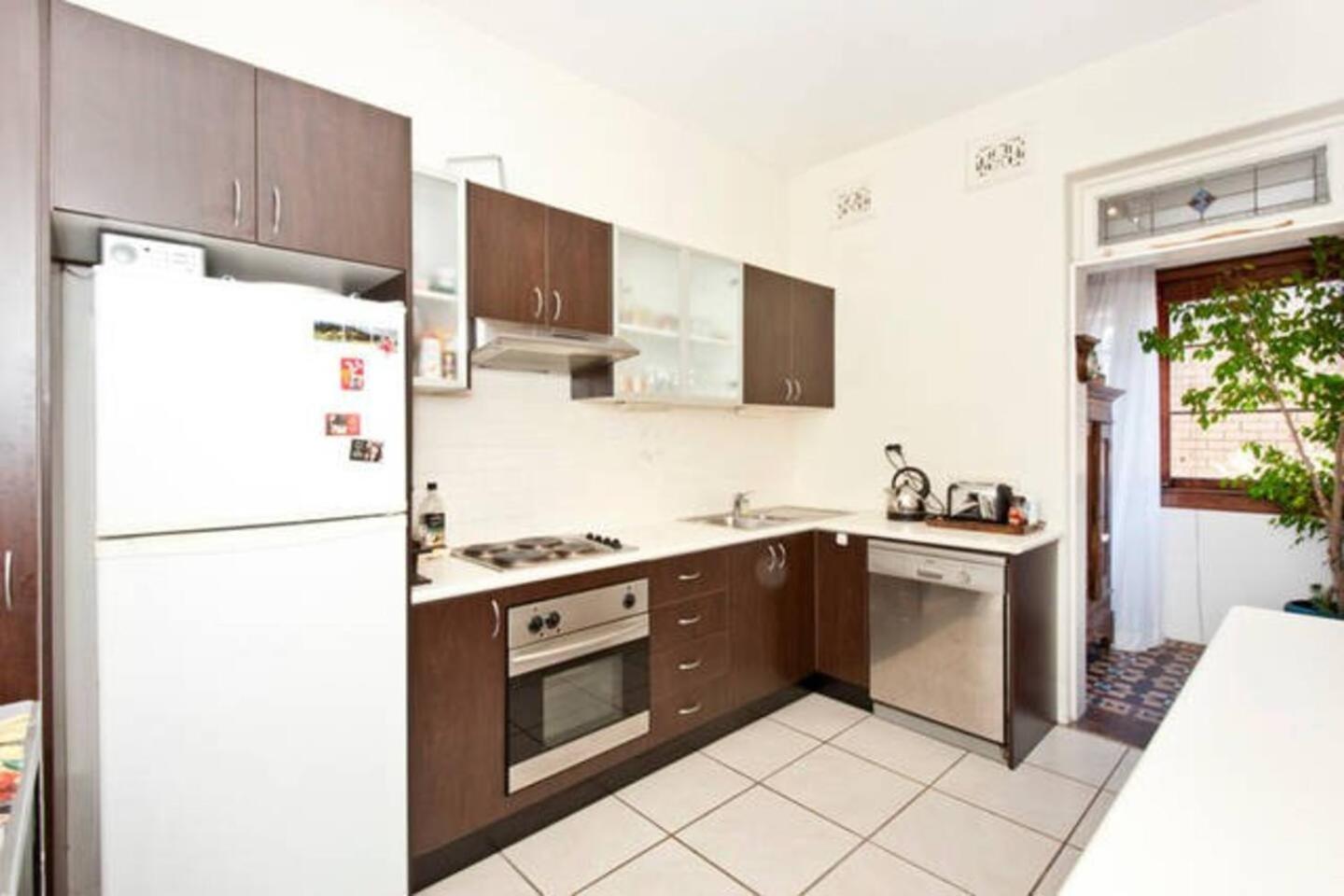 Spacious quiet apartment in Bondi