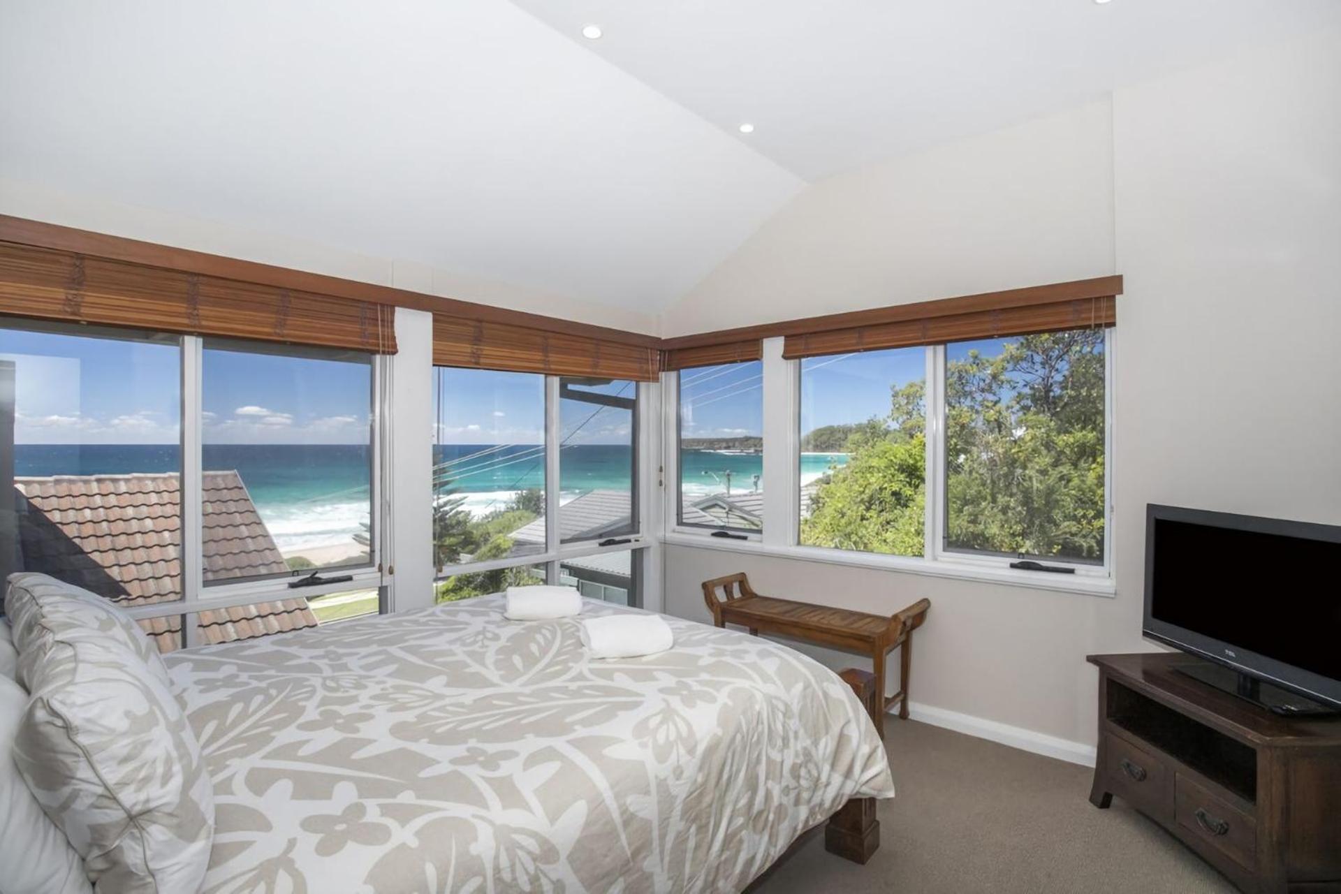 Surfers Reef Escape Mollymook
