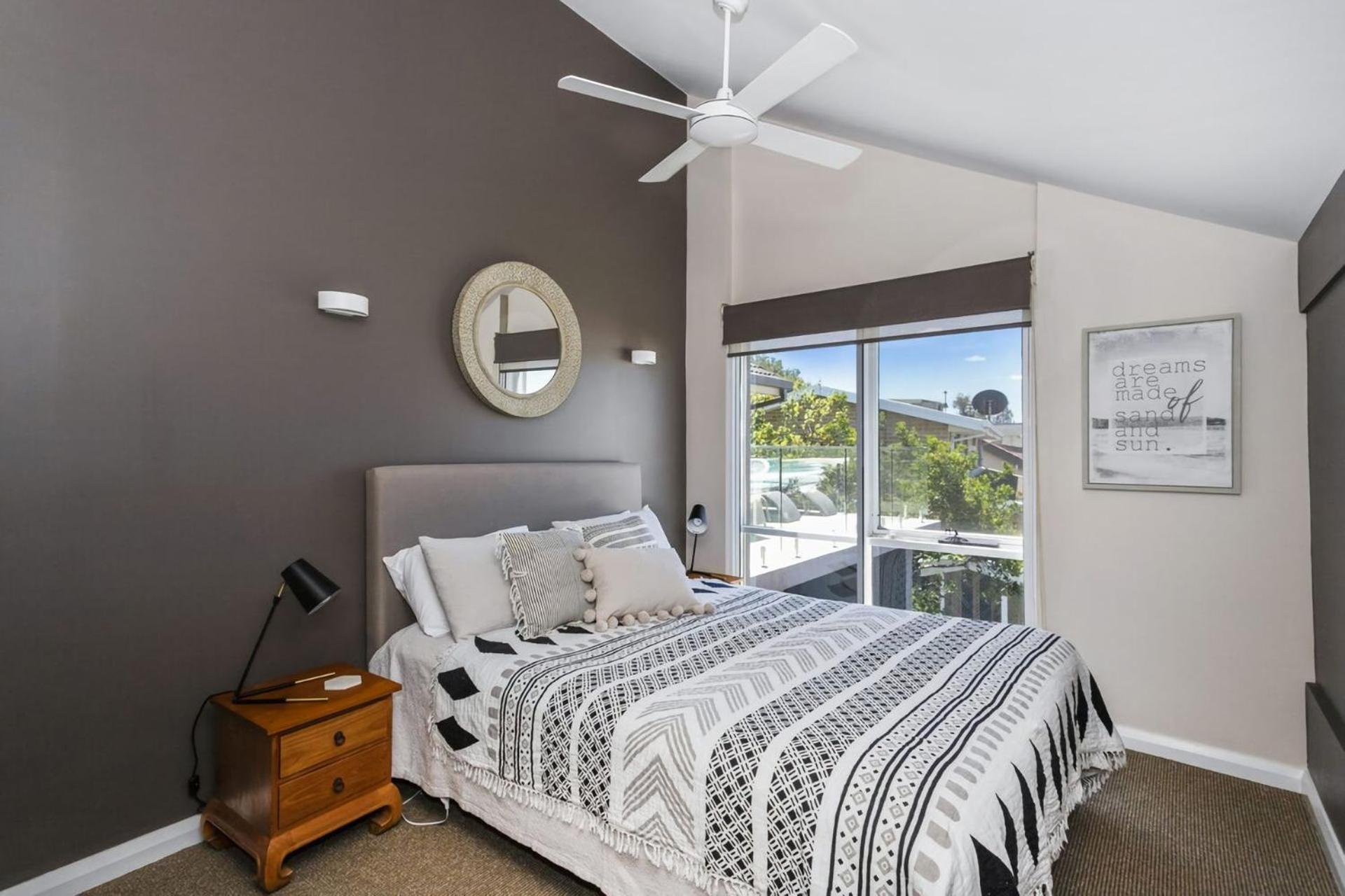 Surfers Reef Escape Mollymook