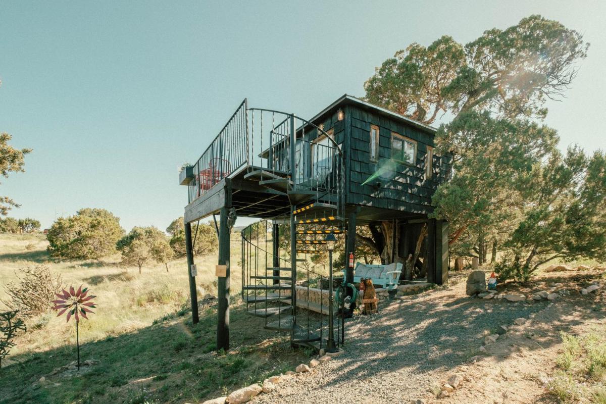 Ashley's Treehouse at El Mistico view 2