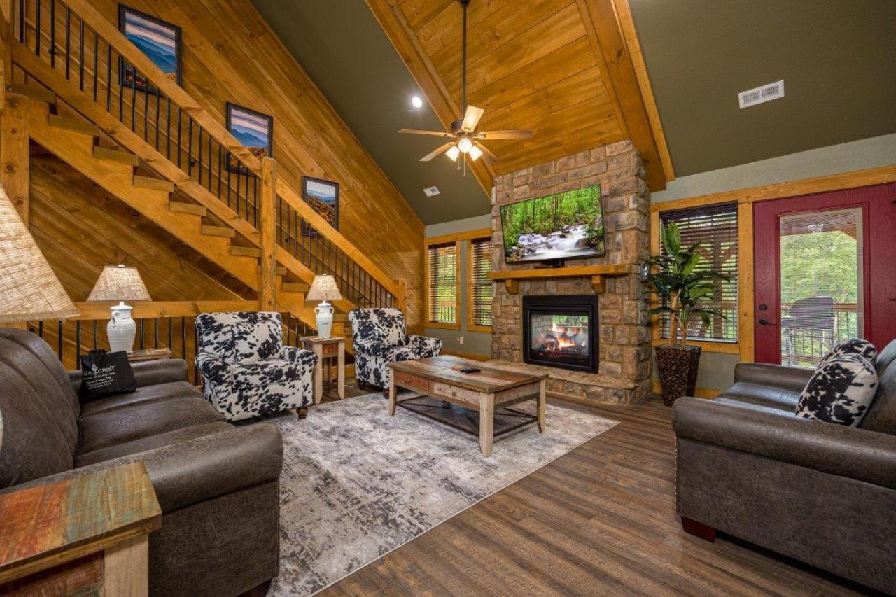 Mountain Palace cabin view 5