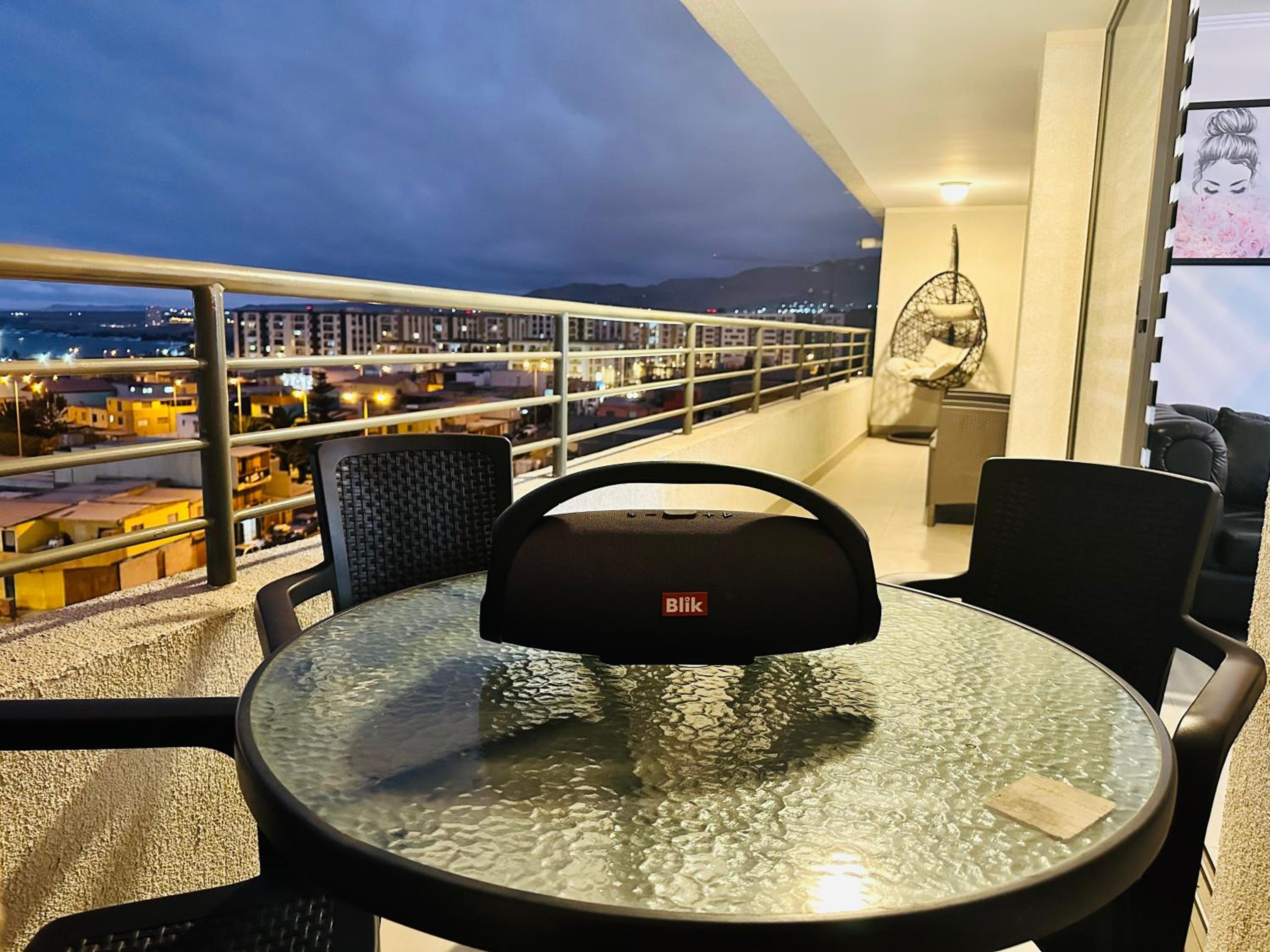 Departamento de lujo - Completamente equipado - Vista al mar Amplia Terraza - 02 Habitaciones - Parking Techado Gratis