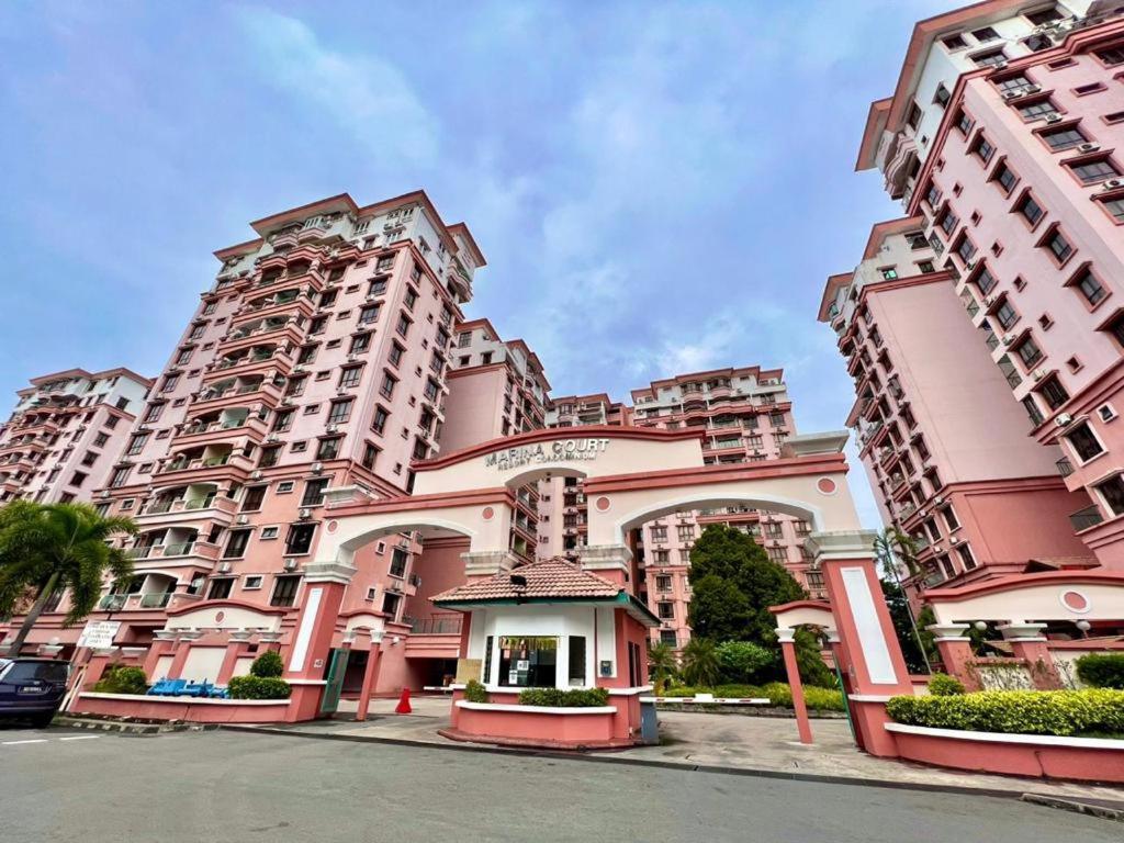 5 Bedrooms MARINA COURT PENTHOUSE KOTA-KINABALU VACATION HOME - 15 Pax photo 5