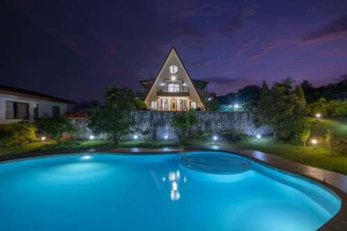 LEMON SPRINGS VILLA view 3