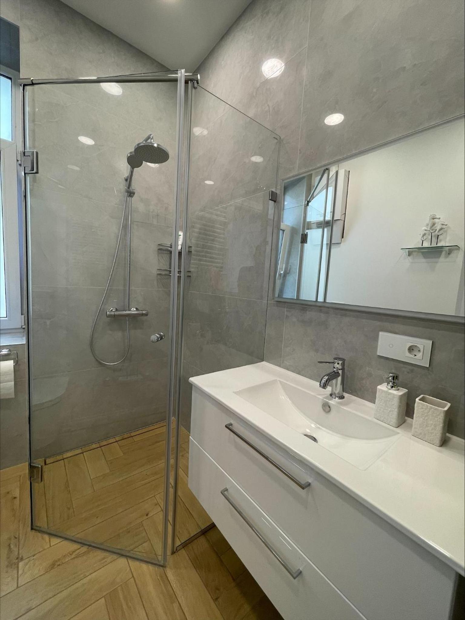 Picturesque Old Town Apartment with Charming Balcony view 4