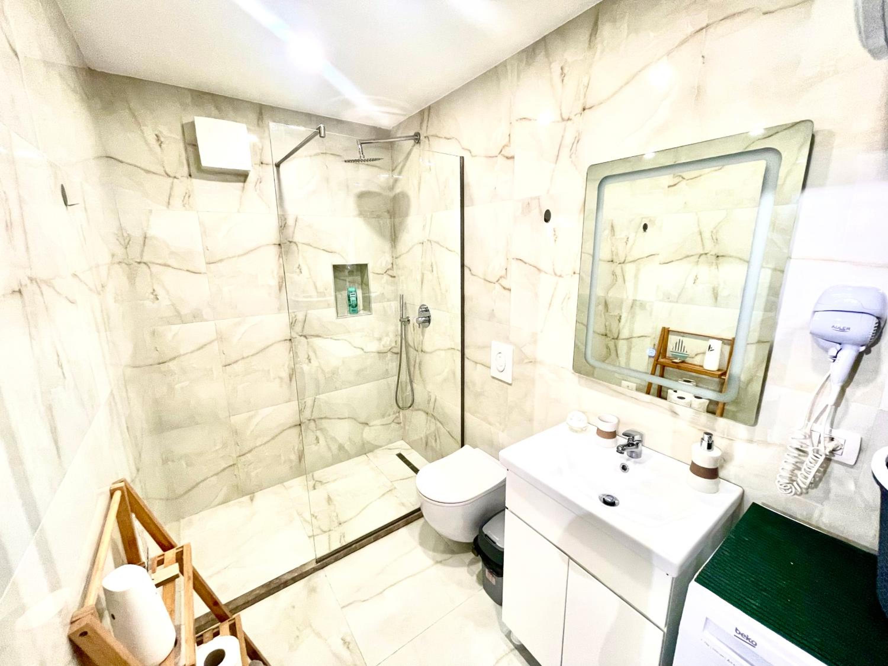 Central Studio Apartment 1, Tirana