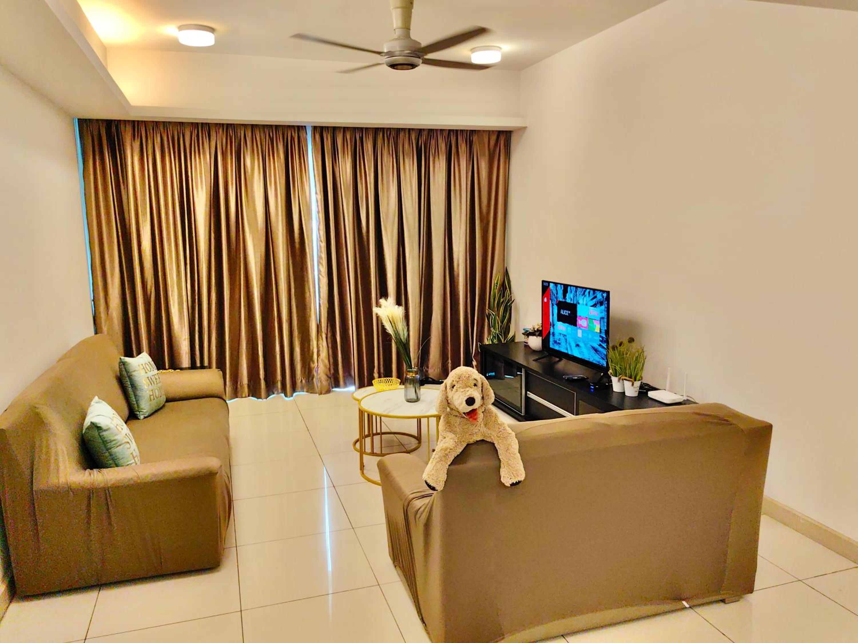 703 KLCC 5 minutes to Alor Street Ceylon Pavilion 3 Room Apt for 10 Pax