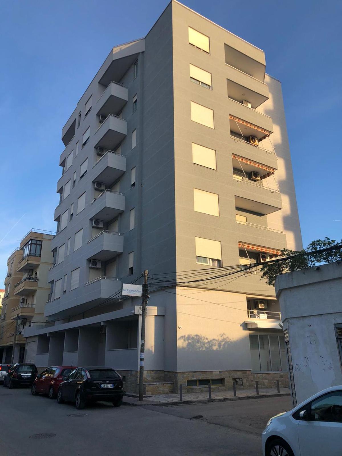 Zani’s Apartments