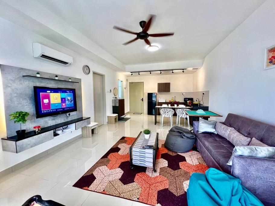 New Bali Kota-1Room/4-5pax/nr jonkerstreet 10minit photo 1