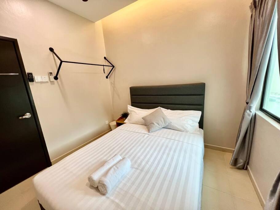 Klebang Melaka Private Pool 12pax-4BR-Sing K-Coway photo 5