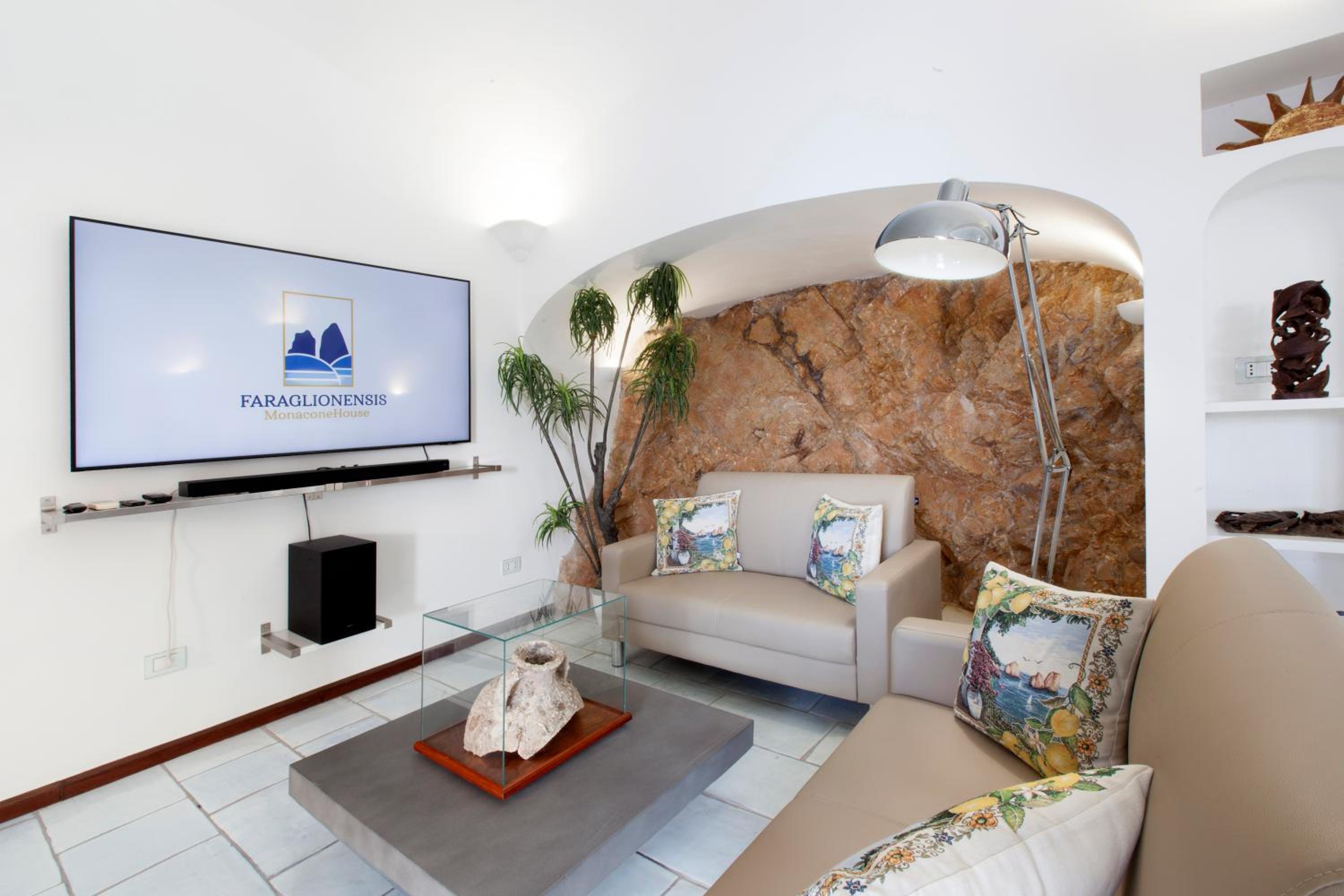 Faraglionensis MonaconeHouse Villa