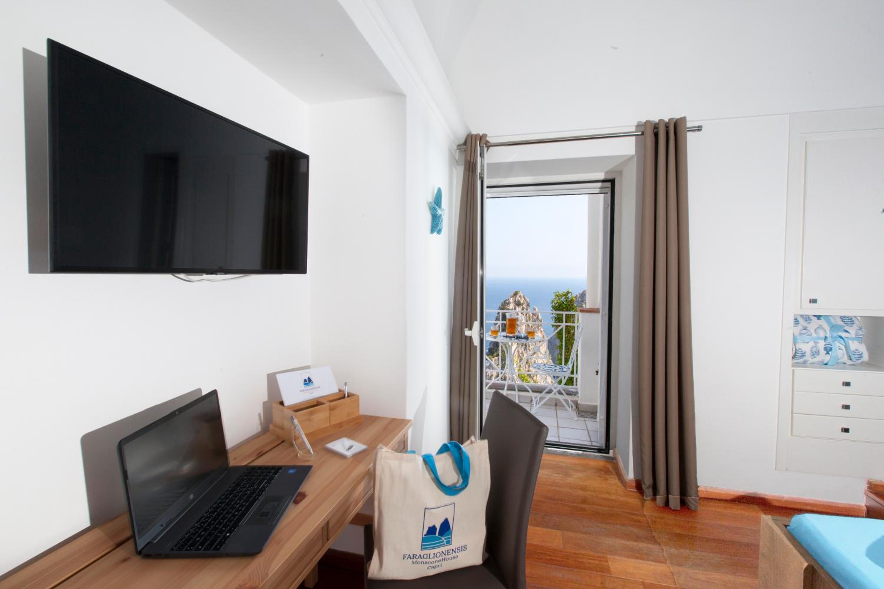 Faraglionensis MonaconeHouse Villa
