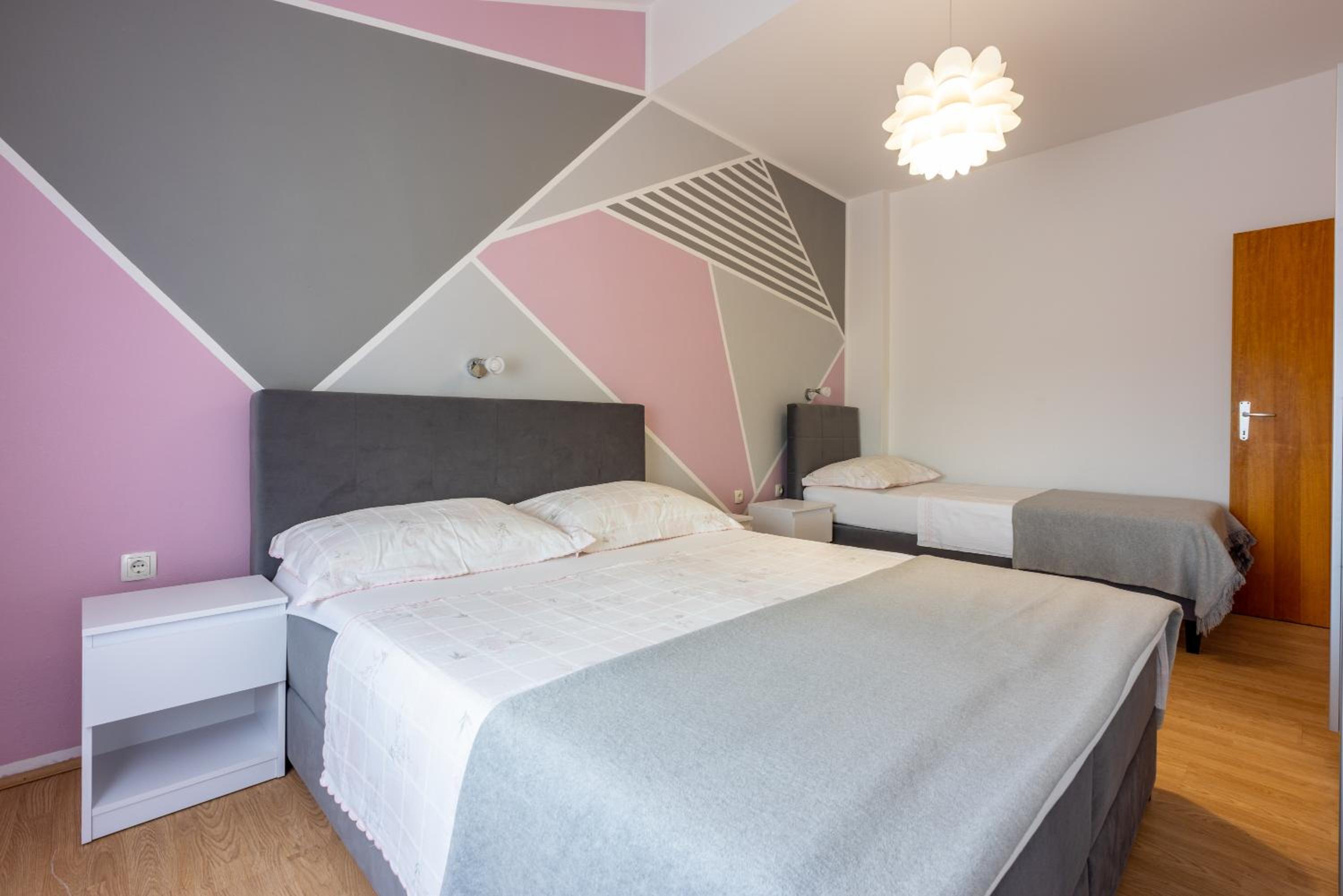 MAX Apartments
