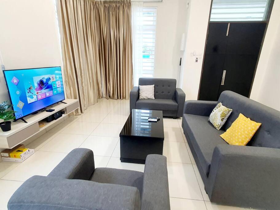JOVIAL SingleStorey Bungalow 4Room10Pax `Alma photo 4