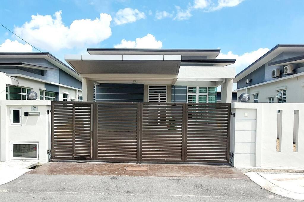 JOVIAL SingleStorey Bungalow 4Room10Pax `Alma photo 3