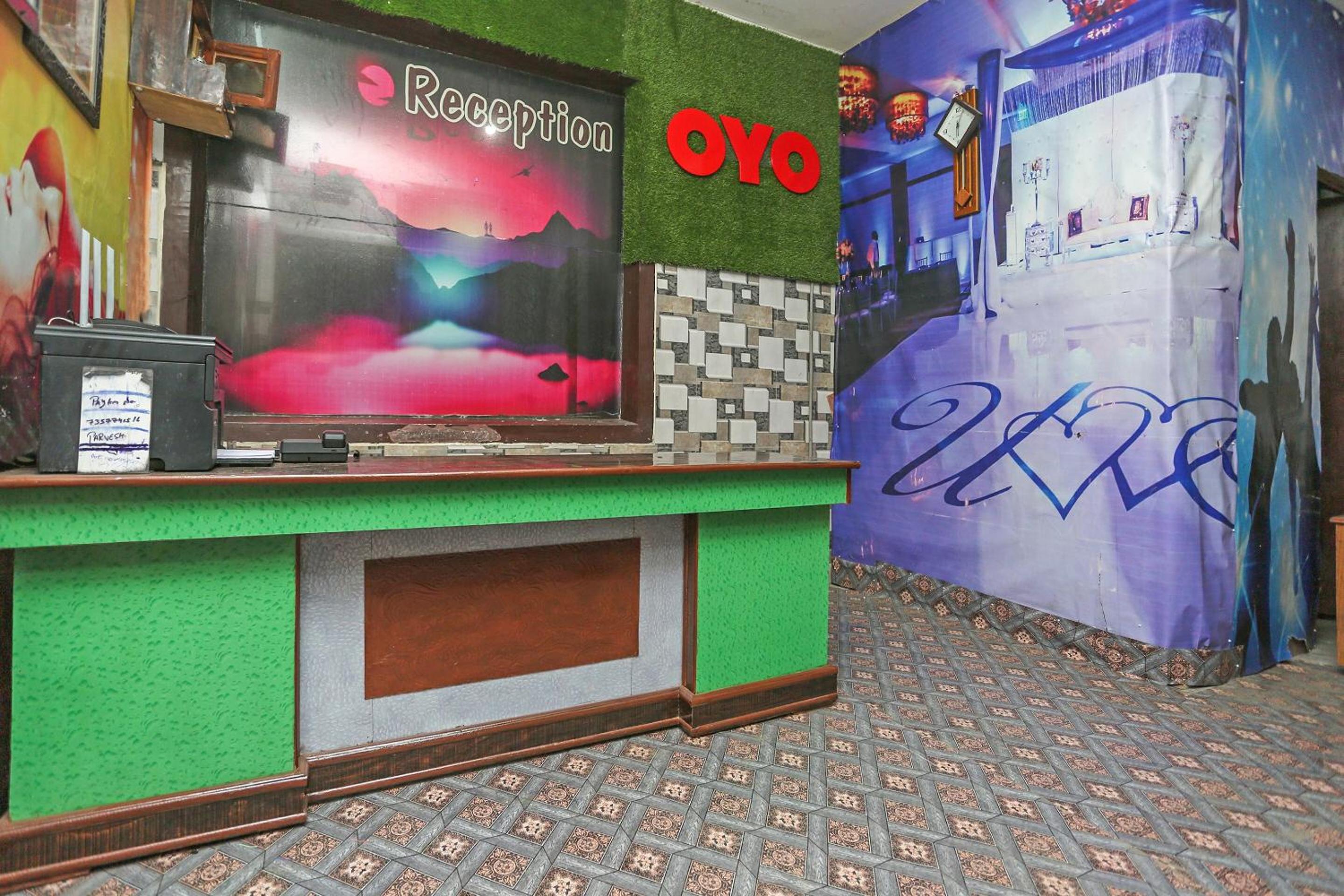 Lobby & Reception