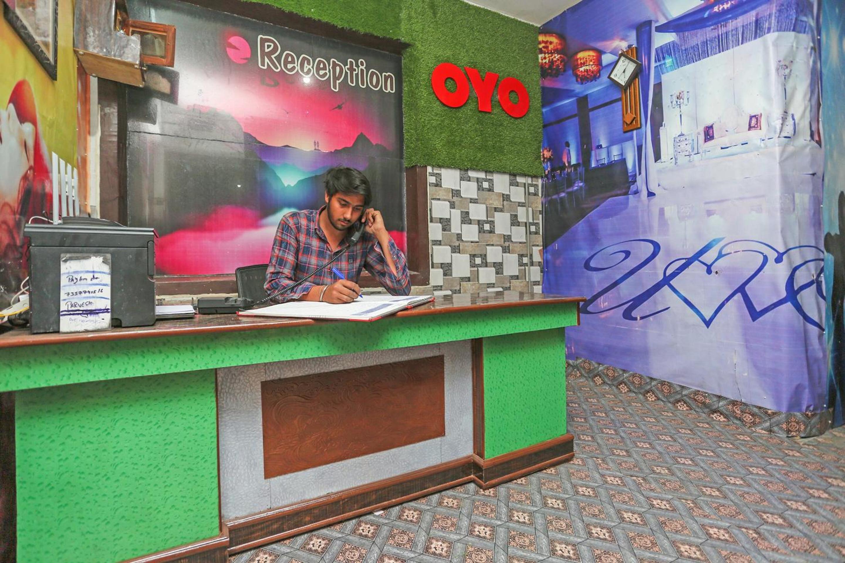 Lobby & Reception