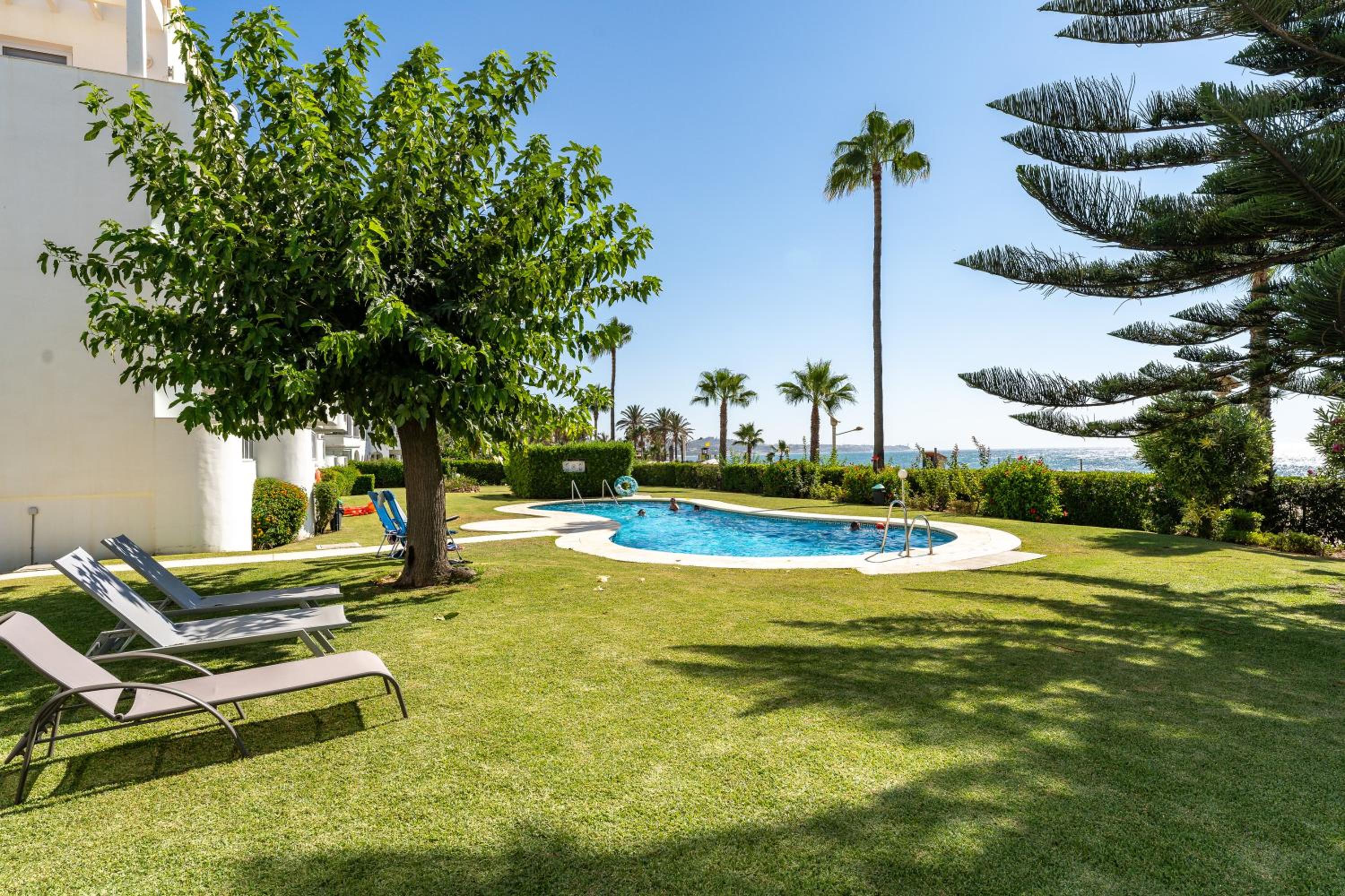 219 Frontline beach Luxurious view 5
