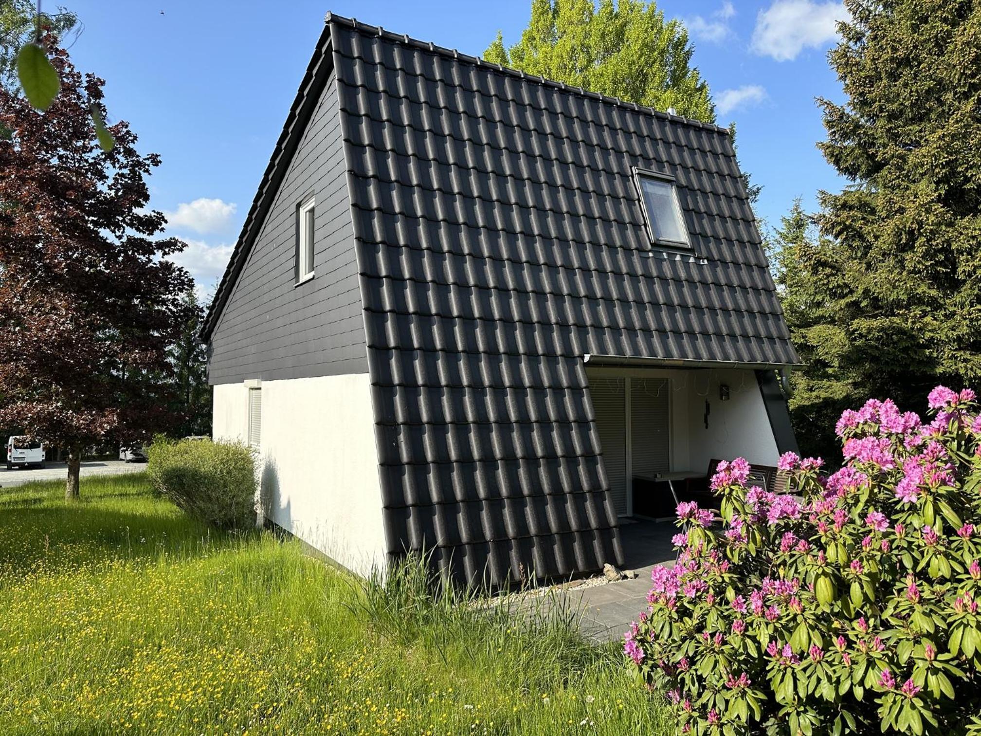 Schönes Ferienhaus 400m vom See, Sauna, Kamin, Klima, Garten
