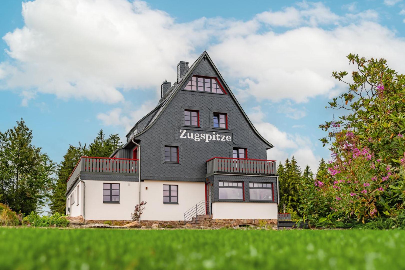 Zugspitze Apartement Morgen.Rot
